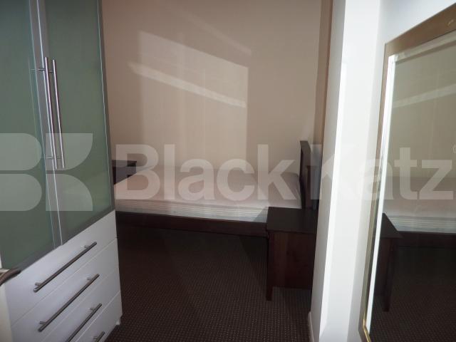 			MUST SEE!!, 1 Bedroom, 1 bath, 1 reception Flat			 Pembridge Gardens, NOTTING HILL